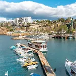 Marine Point Hotel